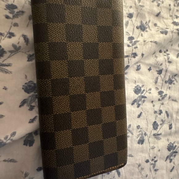 EUC | Authentic LV wallet - Picture 6 of 6